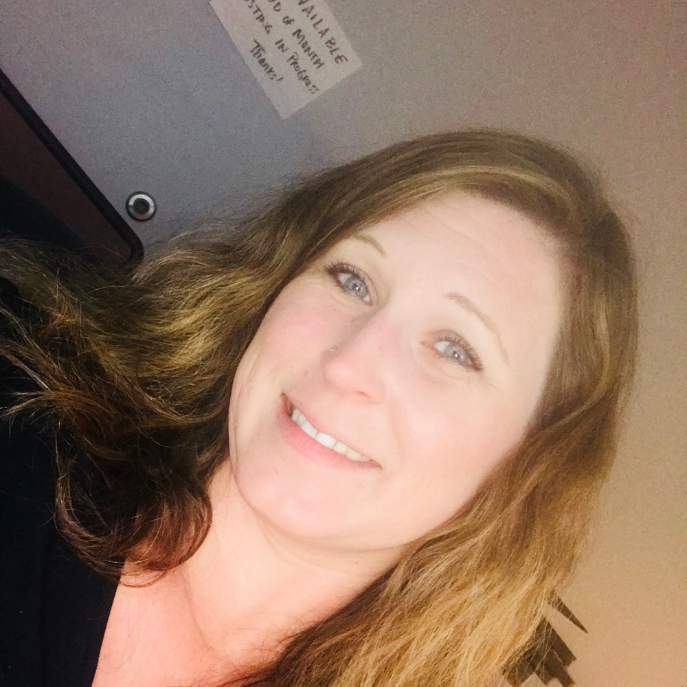 Meet your Posher, Hayley